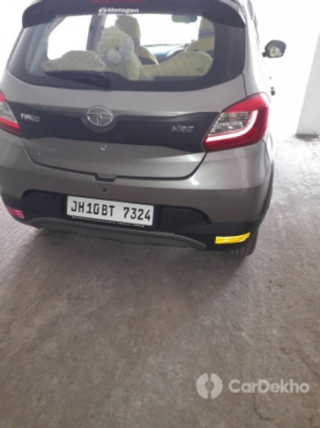 https://stimg2.cardekho.com/images/usedcarimages/large/3-2023/3634066/20201205_114102.jpg?imwidth=6401
