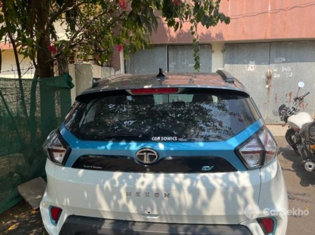 https://stimg2.cardekho.com/images/usedcarimages/large/3-2023/3634082/image.jpg?imwidth=6400