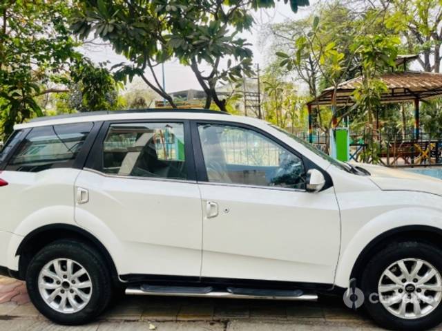 https://stimg2.cardekho.com/images/usedcarimages/large/3-2023/3634717/38856F8E-D9E9-4A1A-959D-C2B6AB59E34F.jpg?imwidth=6402