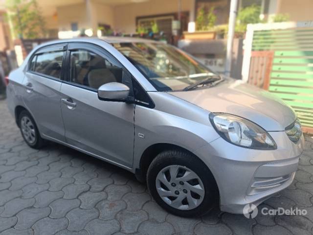 https://stimg2.cardekho.com/images/usedcarimages/large/3-2023/3635162/IMG20230227093545.jpg?imwidth=6402