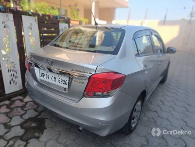 https://stimg2.cardekho.com/images/usedcarimages/large/3-2023/3635162/IMG20230227093553.jpg?imwidth=6401