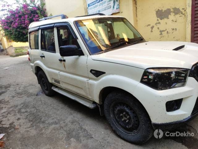 https://stimg2.cardekho.com/images/usedcarimages/large/3-2023/3635504/IMG_20220824_163458.jpg?imwidth=6402
