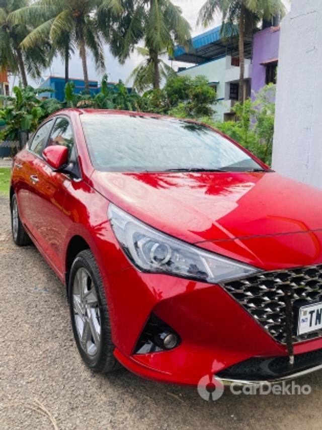 https://stimg2.cardekho.com/images/usedcarimages/large/3-2023/3636280/2159A14D-8C8F-4CCA-BB47-DAD1C1C9E647.jpg?imwidth=6401