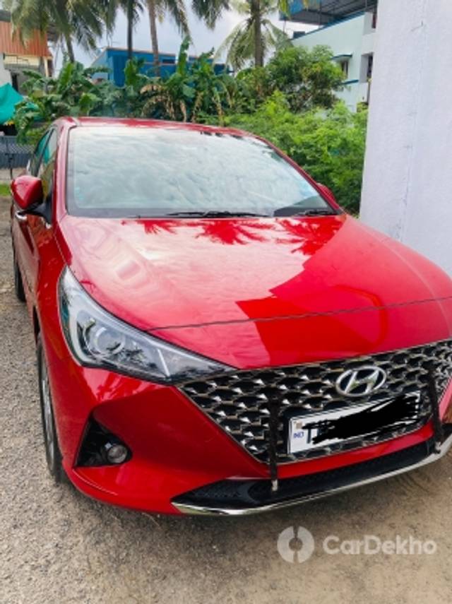 https://stimg2.cardekho.com/images/usedcarimages/large/3-2023/3636280/9BF553B1-7AF7-4A1D-AD5C-8F8C21163BBB.jpg?imwidth=6400