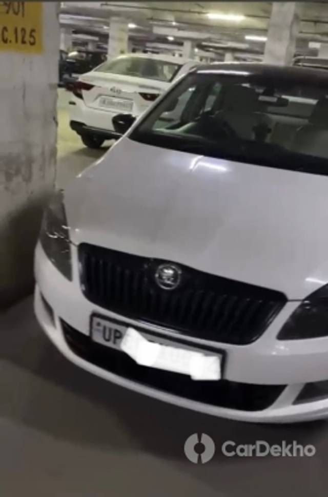 https://stimg2.cardekho.com/images/usedcarimages/large/3-2023/3636321/459DFB92-1459-4BA8-9808-3A9A5895793F.jpg?imwidth=6401