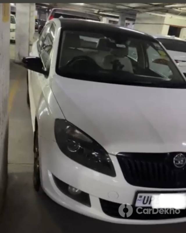 https://stimg2.cardekho.com/images/usedcarimages/large/3-2023/3636321/9CECFBF3-C70A-474B-891F-6982C59ABD8F.jpg?imwidth=6402