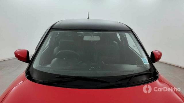 https://stimg2.cardekho.com/images/usedcarimages/large/3-2023/3636342/FRONTWINDSHIELDVIEW_7017634.jpg?imwidth=6402