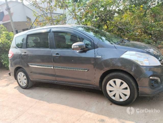 https://stimg2.cardekho.com/images/usedcarimages/large/3-2023/3636385/IMG_20230303_093332.jpg?imwidth=6400
