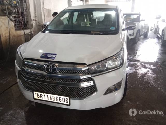 https://stimg2.cardekho.com/images/usedcarimages/large/3-2023/3636388/k-Copy.jpg?imwidth=6402
