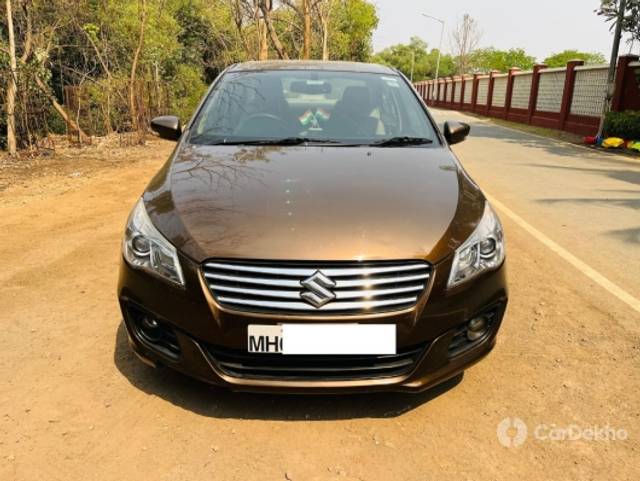 https://stimg2.cardekho.com/images/usedcarimages/large/3-2023/3636983/WhatsAppImage2023-03-02at18.42.39.jpg?imwidth=6402