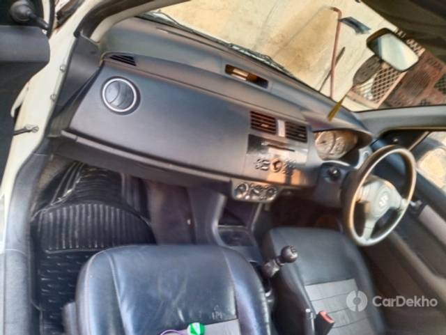 https://stimg2.cardekho.com/images/usedcarimages/large/3-2023/3637118/IMG_20230210_164647.jpg?imwidth=6401