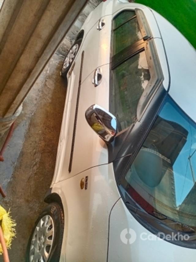 https://stimg2.cardekho.com/images/usedcarimages/large/3-2023/3637118/IMG_20230210_164758.jpg?imwidth=6402