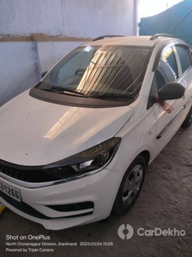 https://stimg2.cardekho.com/images/usedcarimages/large/3-2023/3637420/IMG20230304132846.jpg?imwidth=6400