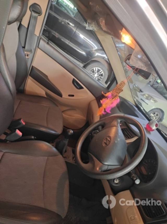 https://stimg2.cardekho.com/images/usedcarimages/large/3-2023/3637451/IMG_20230304_122709.jpg?imwidth=6401