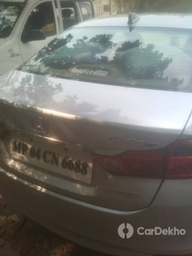https://stimg2.cardekho.com/images/usedcarimages/large/3-2023/3637452/WhatsAppImage2023-03-04at14.25.50.jpg?imwidth=6400