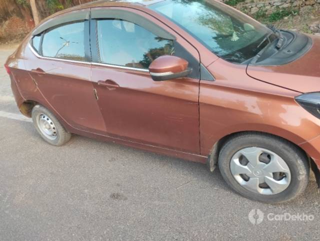 https://stimg2.cardekho.com/images/usedcarimages/large/3-2023/3638849/IMG20230210172706.jpg?imwidth=6402