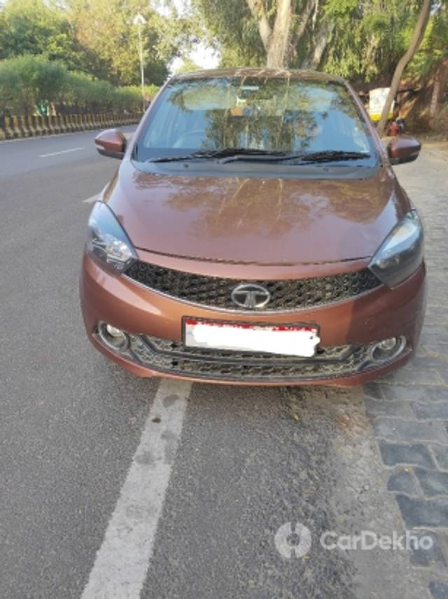https://stimg2.cardekho.com/images/usedcarimages/large/3-2023/3638849/IMG_20230305_121054.jpg?imwidth=6400