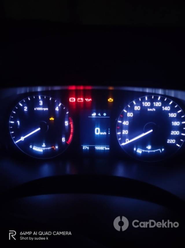 https://stimg2.cardekho.com/images/usedcarimages/large/3-2023/3639134/IMG20210421201205.jpg?imwidth=6402