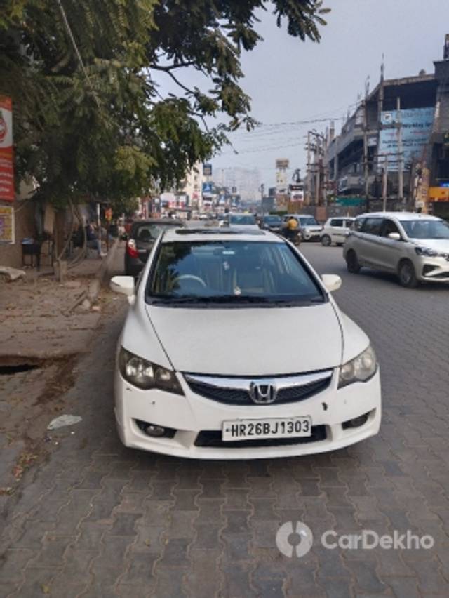 https://stimg2.cardekho.com/images/usedcarimages/large/3-2023/3639320/IMG_20221225_161729.jpg?imwidth=6400