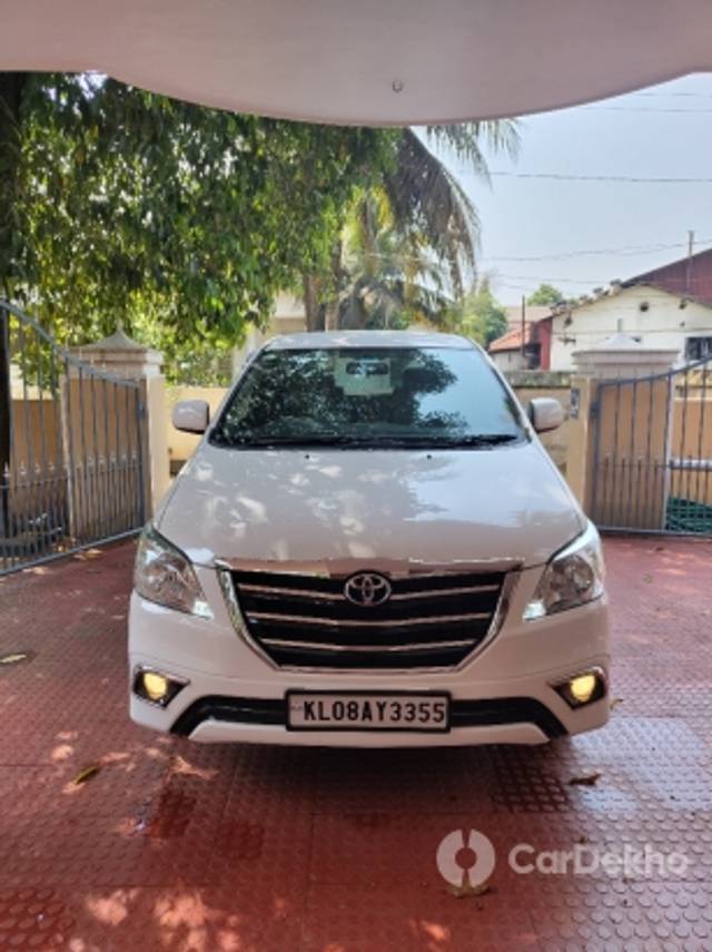 https://stimg2.cardekho.com/images/usedcarimages/large/3-2023/3639327/IMG_20230220_104549851.jpg?imwidth=6400