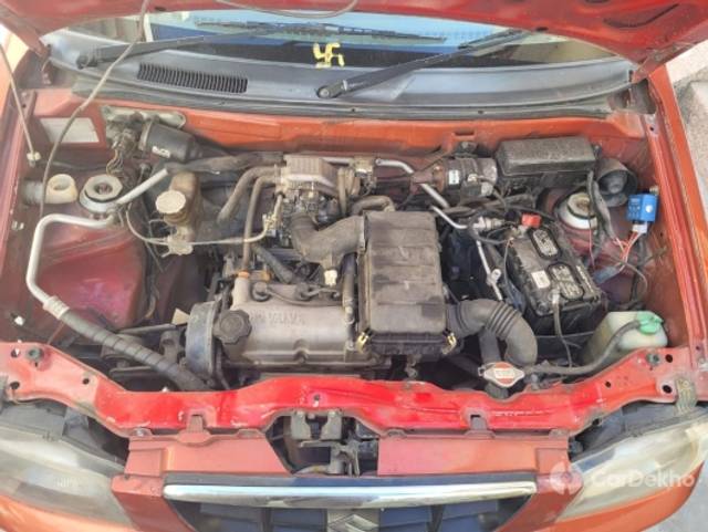 https://stimg2.cardekho.com/images/usedcarimages/large/3-2023/3639354/IMG-20230305-WA0028.jpg?imwidth=6401