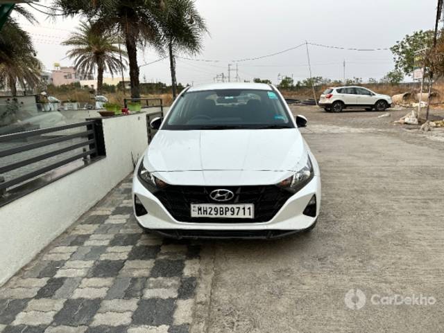 https://stimg2.cardekho.com/images/usedcarimages/large/3-2023/3639522/IMG-1550.jpg?imwidth=6400