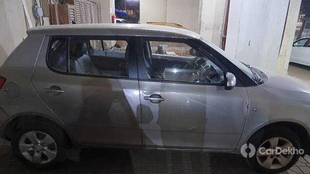 https://stimg2.cardekho.com/images/usedcarimages/large/3-2023/3639538/3.jpg?imwidth=6402