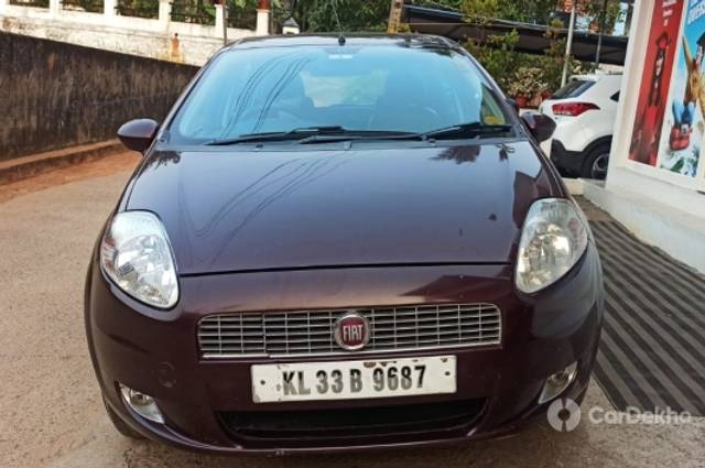 https://stimg2.cardekho.com/images/usedcarimages/large/3-2023/3639597/IMG-20230226-WA0008.jpg?imwidth=6400