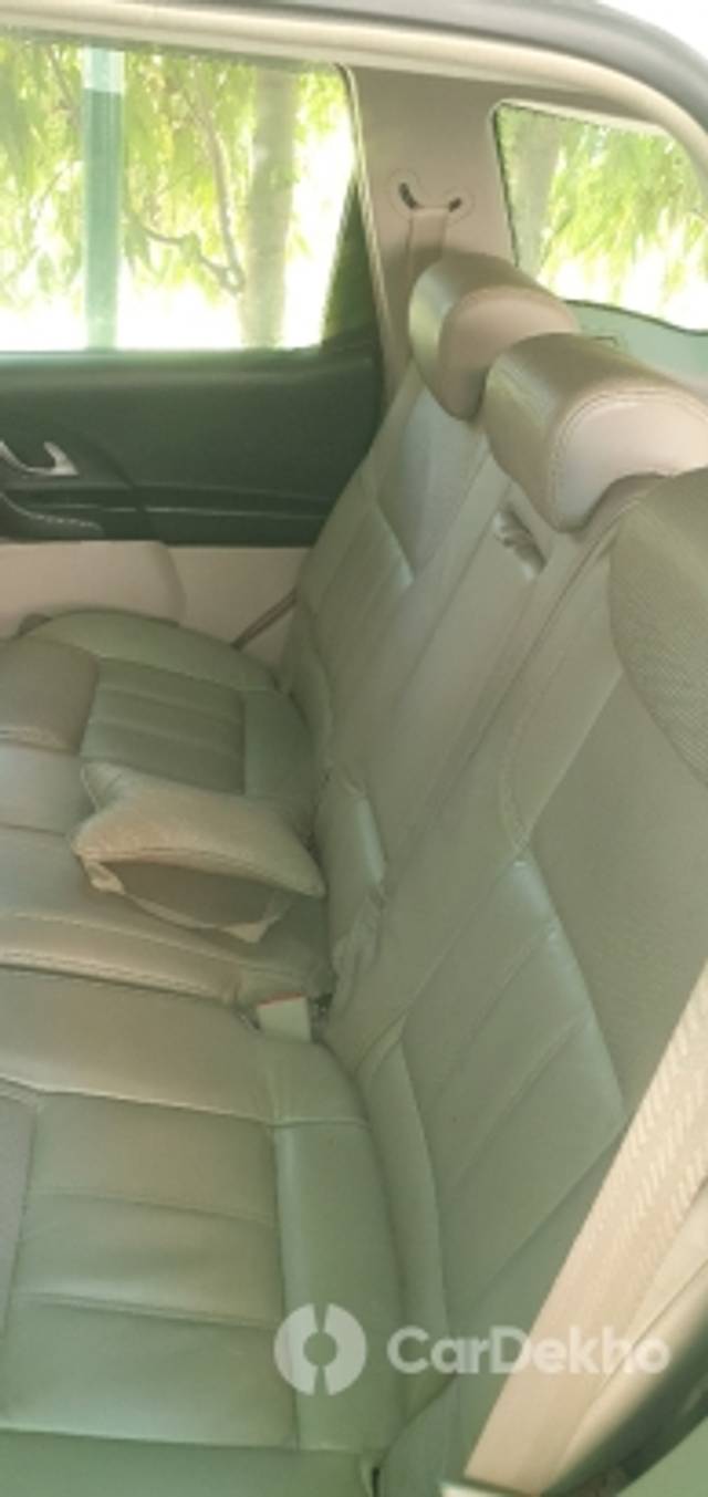 https://stimg2.cardekho.com/images/usedcarimages/large/3-2023/3639697/20230305_151435.jpg?imwidth=6400