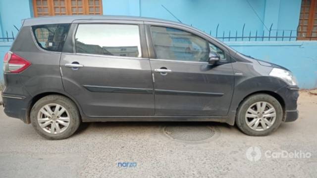 https://stimg2.cardekho.com/images/usedcarimages/large/3-2023/3639706/WhatsAppImage2023-03-06at12.03.17(1).jpg?imwidth=6401
