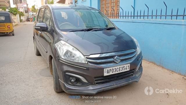 https://stimg2.cardekho.com/images/usedcarimages/large/3-2023/3639706/WhatsAppImage2023-03-06at12.03.17.jpg?imwidth=6400