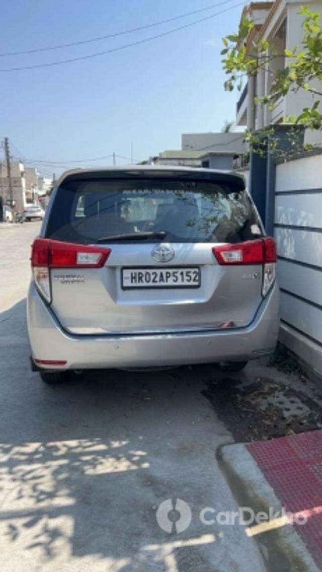 https://stimg2.cardekho.com/images/usedcarimages/large/3-2023/3639743/IMG-20230302-WA0016.jpg?imwidth=6401