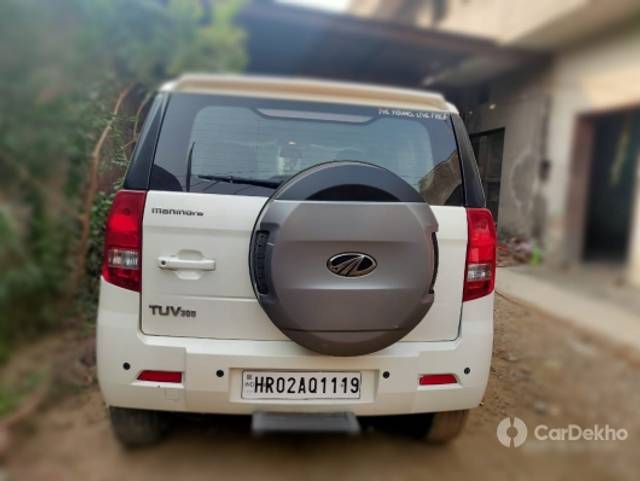 https://stimg2.cardekho.com/images/usedcarimages/large/3-2023/3639756/IMG-20220822-WA0059.jpg?imwidth=6401