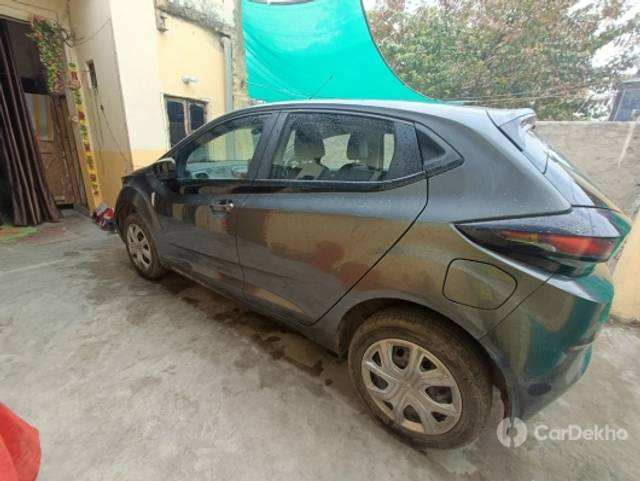 https://stimg2.cardekho.com/images/usedcarimages/large/3-2023/3639851/IMG-20230129-WA0001.jpg?imwidth=6401
