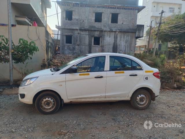 https://stimg2.cardekho.com/images/usedcarimages/large/3-2023/3639864/IMG_20230224_080350.jpg?imwidth=6402