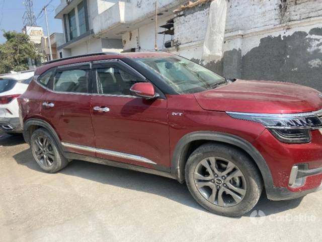 https://stimg2.cardekho.com/images/usedcarimages/large/3-2023/3639894/6D05423F-1D20-47CB-A6FD-9D2DFDB8CBB0.jpg?imwidth=6402