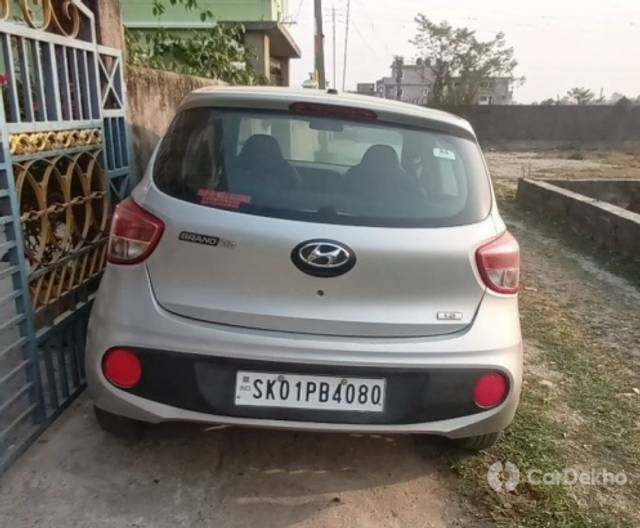 https://stimg2.cardekho.com/images/usedcarimages/large/3-2023/3639992/IMG_1677743931527.jpg?imwidth=6400