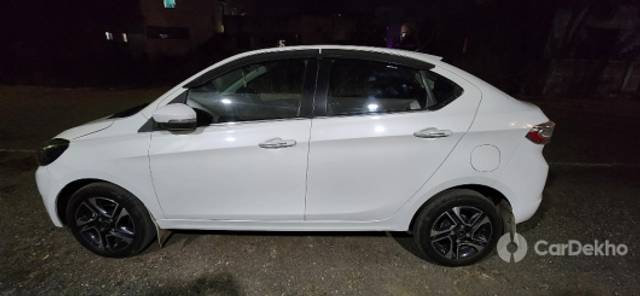 https://stimg2.cardekho.com/images/usedcarimages/large/3-2023/3640429/20230306_190536.jpg?imwidth=6401