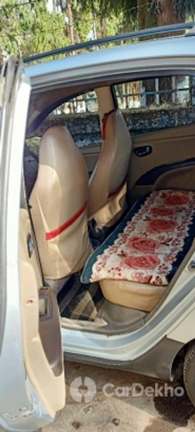 https://stimg2.cardekho.com/images/usedcarimages/large/3-2023/3640504/IMG20230131135154.jpg?imwidth=6402