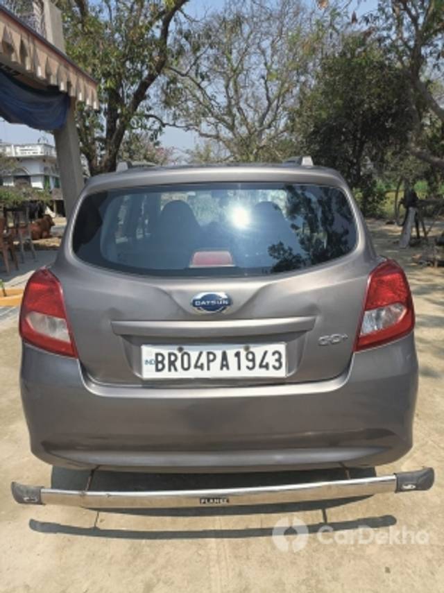 https://stimg2.cardekho.com/images/usedcarimages/large/3-2023/3640610/IMG-20230309-WA00022.jpg?imwidth=6402