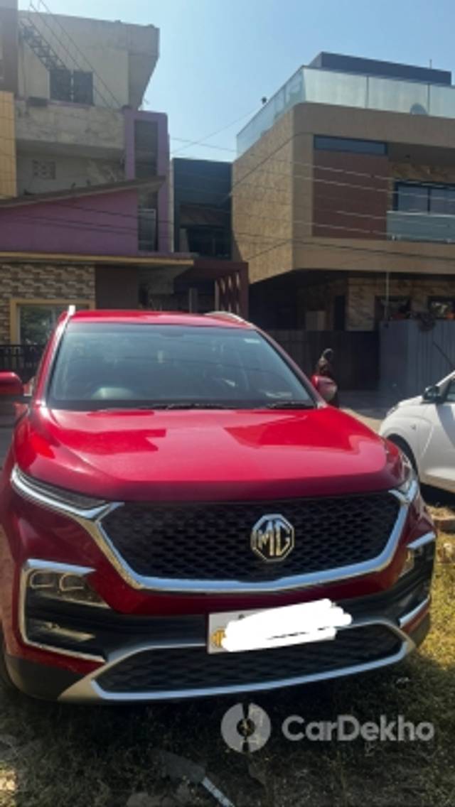 https://stimg2.cardekho.com/images/usedcarimages/large/3-2023/3640653/AC612AC7-7BC6-4C0A-9572-05D4288DF32B.jpg?imwidth=6400