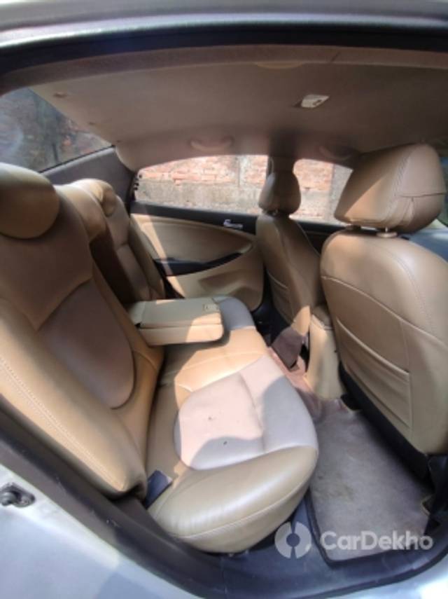 https://stimg2.cardekho.com/images/usedcarimages/large/3-2023/3641198/IMG_20230307_123033.jpg?imwidth=6402