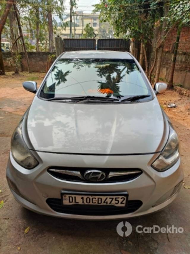 https://stimg2.cardekho.com/images/usedcarimages/large/3-2023/3641198/IMG_20230307_123055.jpg?imwidth=6400