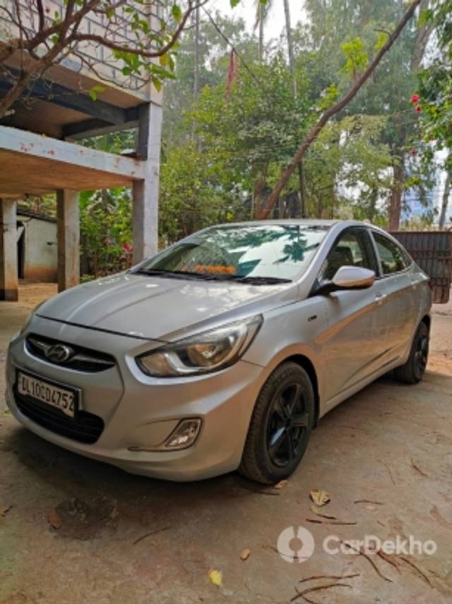 https://stimg2.cardekho.com/images/usedcarimages/large/3-2023/3641198/IMG_20230307_123122.jpg?imwidth=6401
