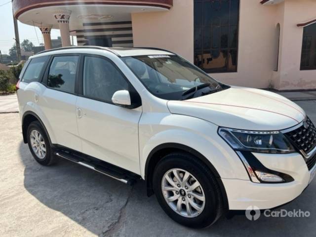 https://stimg2.cardekho.com/images/usedcarimages/large/3-2023/3641241/da27ce35-6d54-40d3-aee3-a60a70f5444a.jpg?imwidth=6400