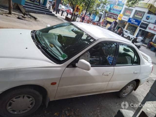 https://stimg2.cardekho.com/images/usedcarimages/large/3-2023/3641355/WhatsAppImage2023-03-07at14.34.14(1).jpg?imwidth=6401