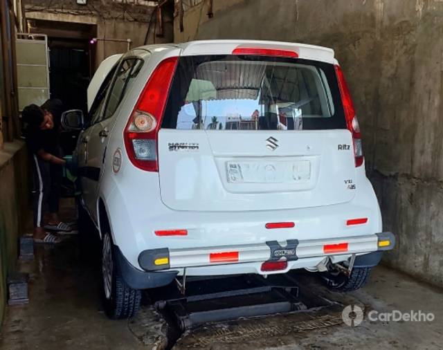 https://stimg2.cardekho.com/images/usedcarimages/large/3-2023/3641631/20230214_114139.jpg?imwidth=6401