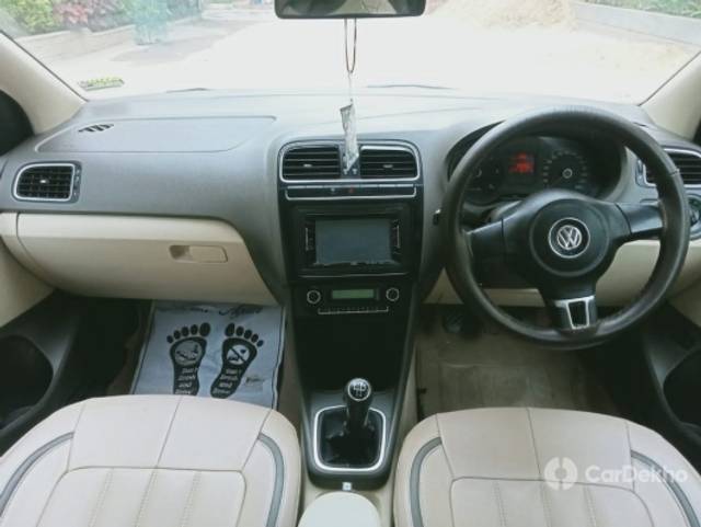 https://stimg2.cardekho.com/images/usedcarimages/large/3-2023/3642074/used_car_2688425_1675571088.jpg?imwidth=6401