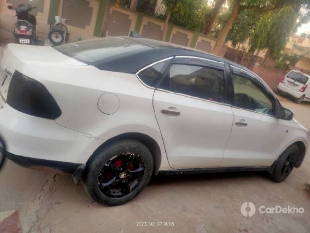 https://stimg2.cardekho.com/images/usedcarimages/large/3-2023/3642125/IMG20230207180847.jpg?imwidth=6402