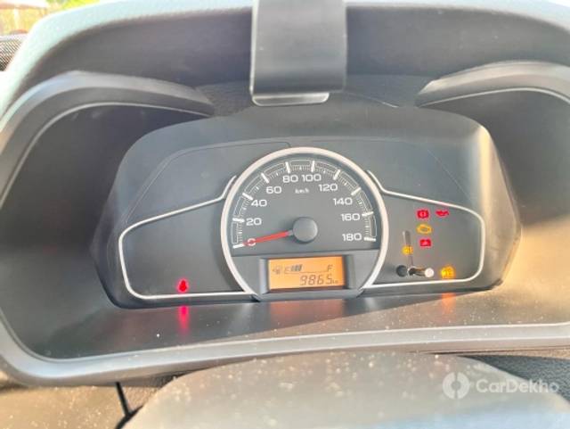 https://stimg2.cardekho.com/images/usedcarimages/large/3-2023/3642228/IMG-20230305-WA00025.jpg?imwidth=6401